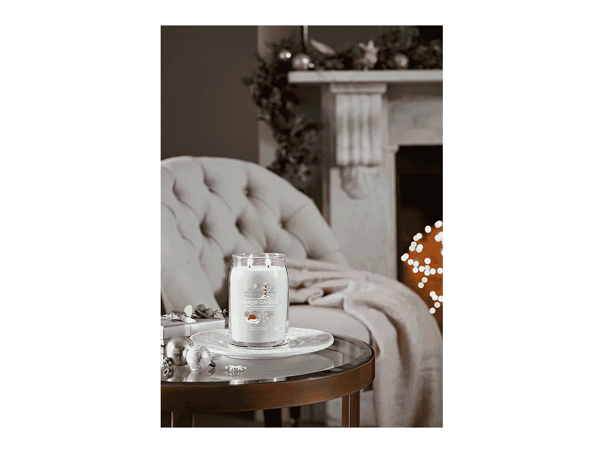 Bougie en grand pot, North Pole Hideaway, azur 567 gr, Signature