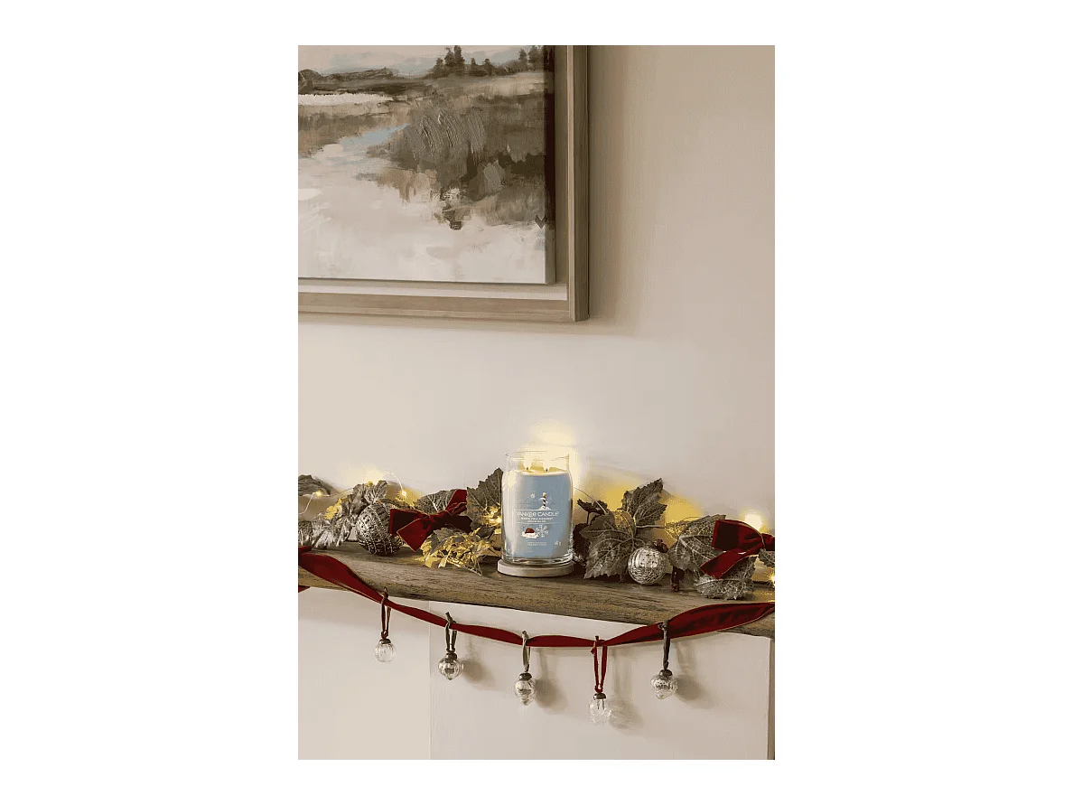 Bougie en grand pot, North Pole Hideaway, azur 567 gr, Signature