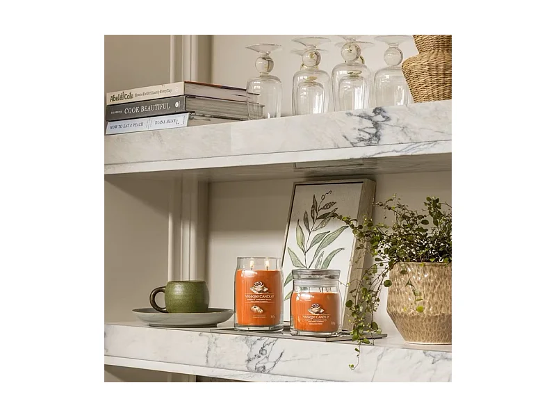 Bougie en pot moyen, Pumpkin Cinnamon Swirl, orange 368 gr, Signature