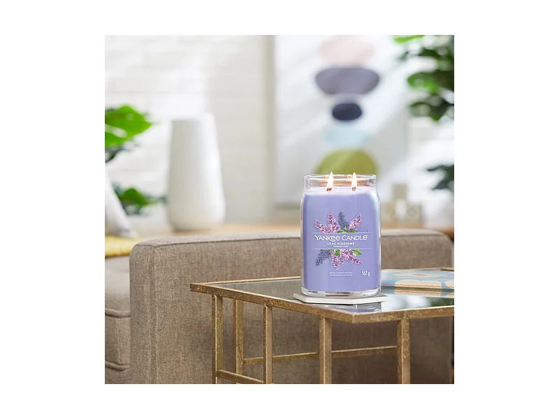 Bougie parfumée en grand pot, Lilac Blossoms, violet 567 gr, Signature
