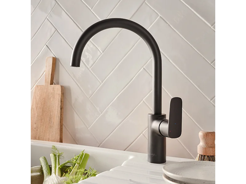 Robinet cuisine JACOB DELAFON July+ col de cygne et orientable noir mat