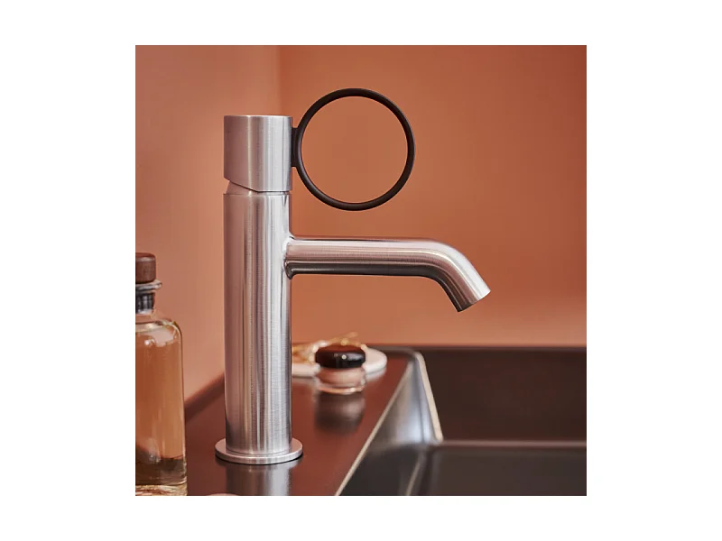 Mitigeur lavabo bas JACOB DELAFON Vivienne chromé brossé avec bague noire mate