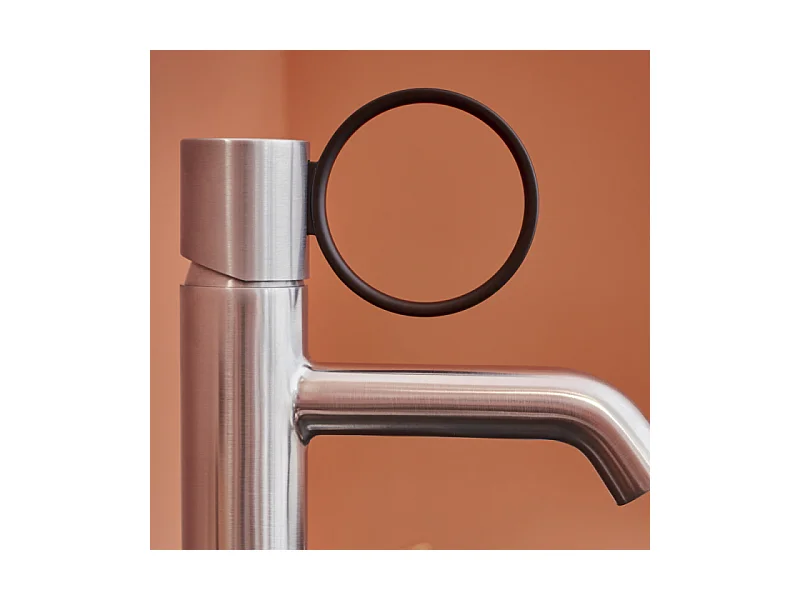 Mitigeur lavabo bas JACOB DELAFON Vivienne chromé brossé avec bague noire mate