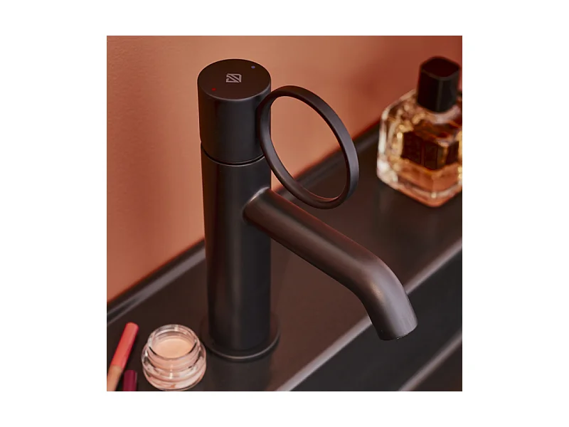 Mitigeur lavabo bas JACOB DELAFON Vivienne noir mat avec bague noire mate