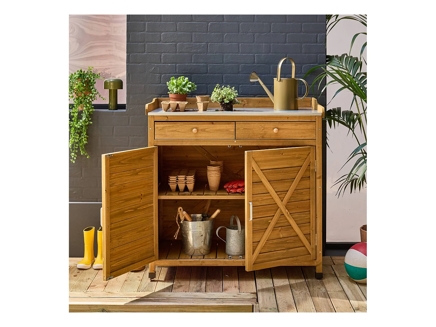 Mueble de almacenaje y jardinerìa de madera de abeto madera