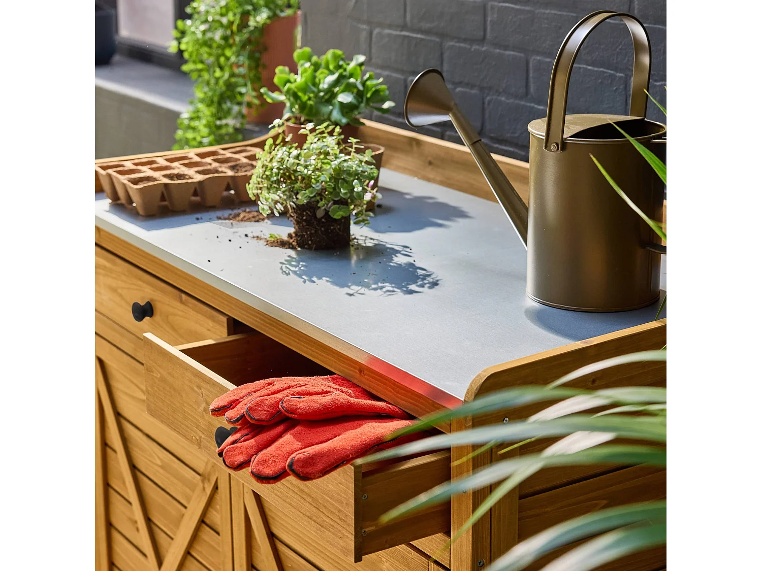 Meuble de rangement. table de rempotage en bois avec 2 portes et 2 tiroirs. L 102 x P 52.8 x H 103.5cm