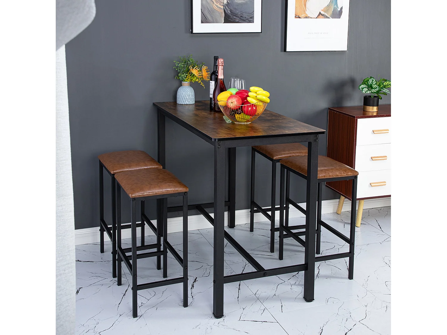 Ensemble de Table et Chaises - Table Naturelle et 4 Chaises en Cuir pour une Ambiance Contemporaine