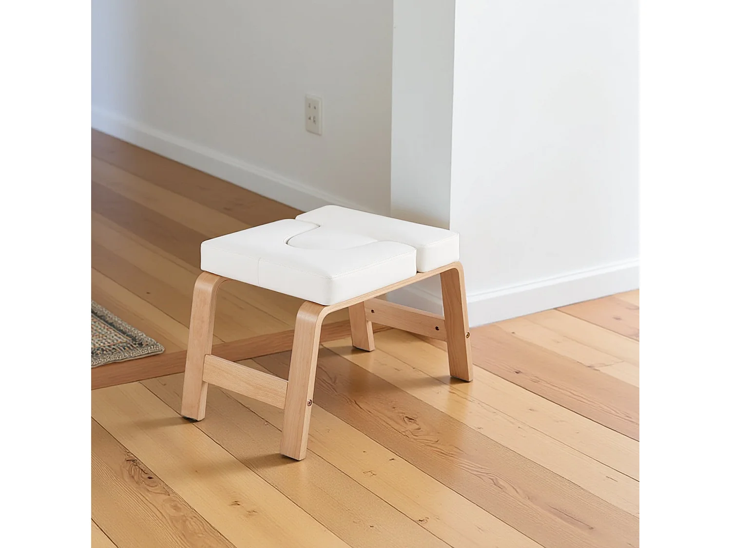 Tabouret en bois réglable pour une assise confortable – Repose-pieds ou chaise polyvalente pour la maison, bureau et détente, Blanc