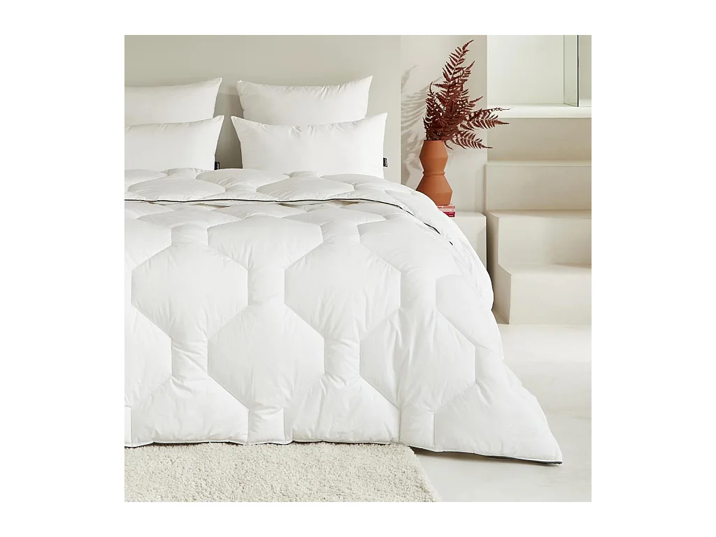 Habitat - Couette tempérée en synthétique - 300 gr/m² - 240 x 220 cm - Nuage Tencel®