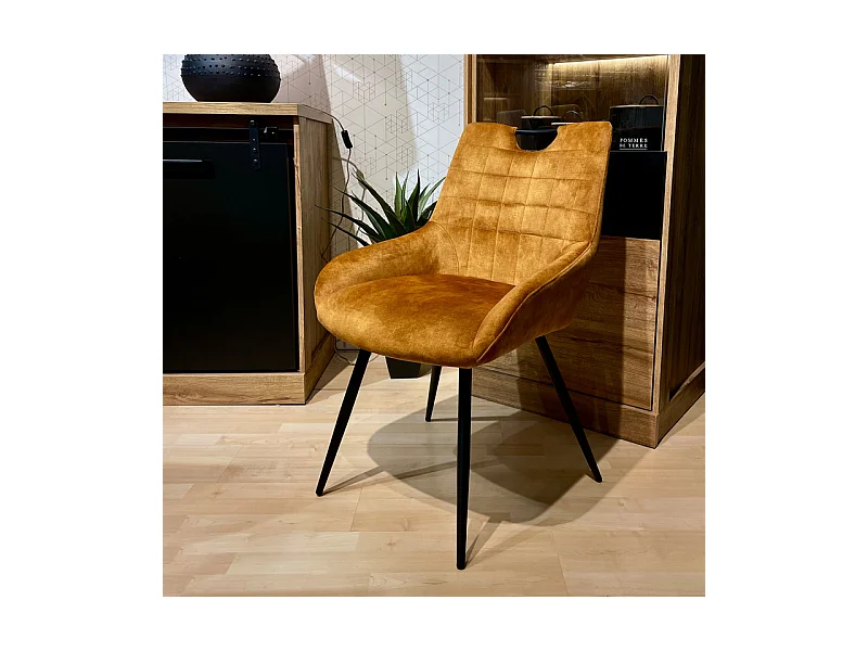 Lot 2 chaises capitonnées velours moutarde pieds métal – BRANDY 2