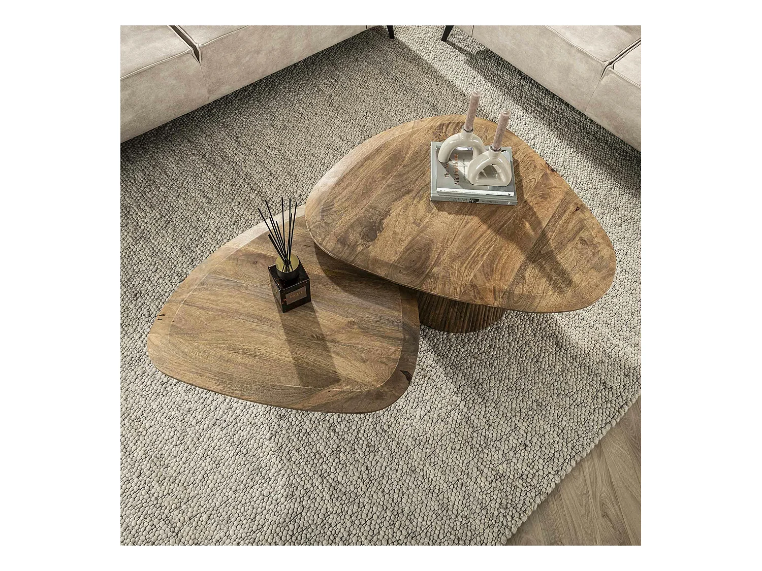 Table gigogne en bois de manguier avec plateau triangulaire (lot de 2) CREEK
