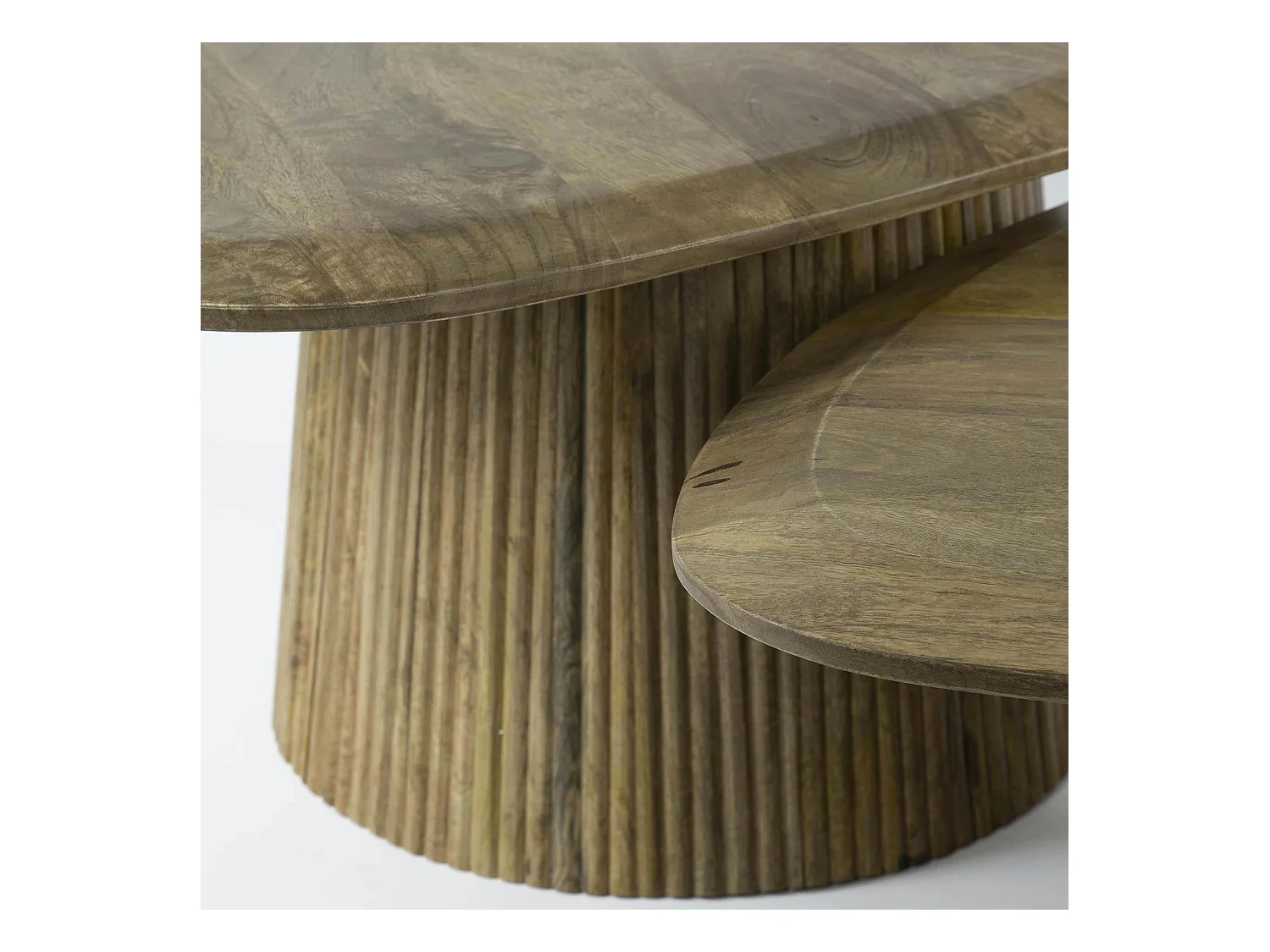 Table gigogne en bois de manguier avec plateau triangulaire (lot de 2) CREEK