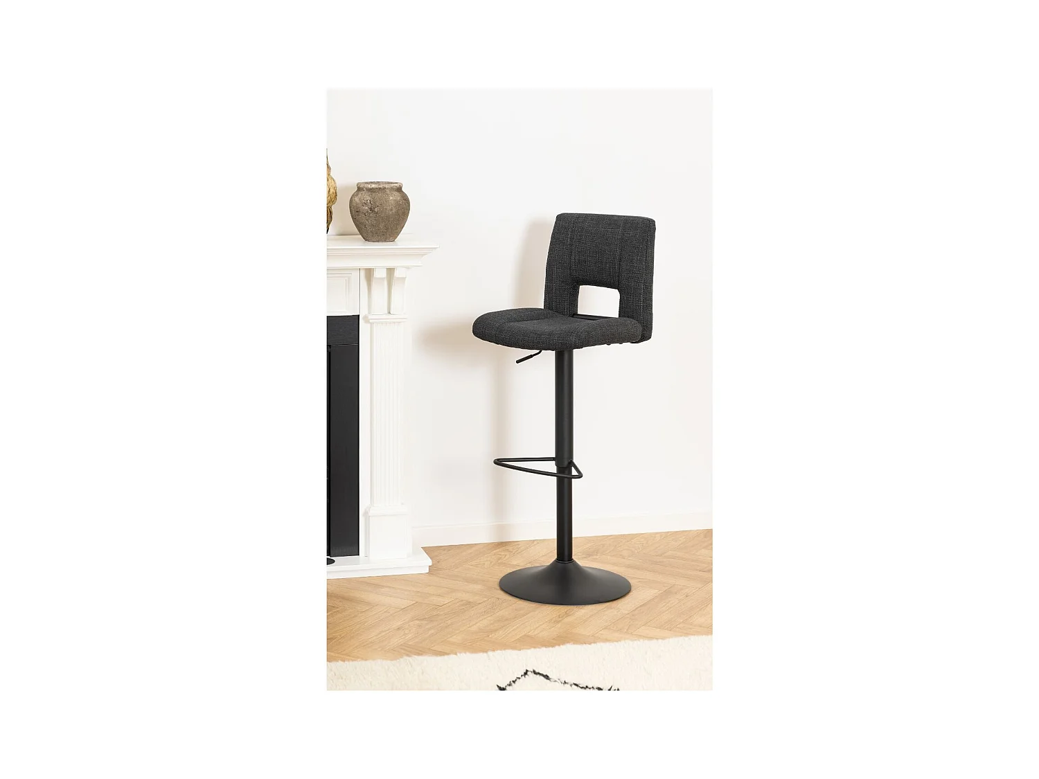Tabourets de bar tissu et piétement noir (lot de 2) - SYLVETTE