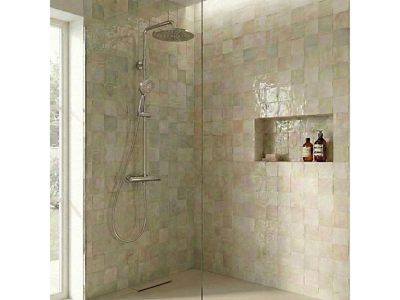 Colonne de douche thermostatique en inox chromé avec tête ronde