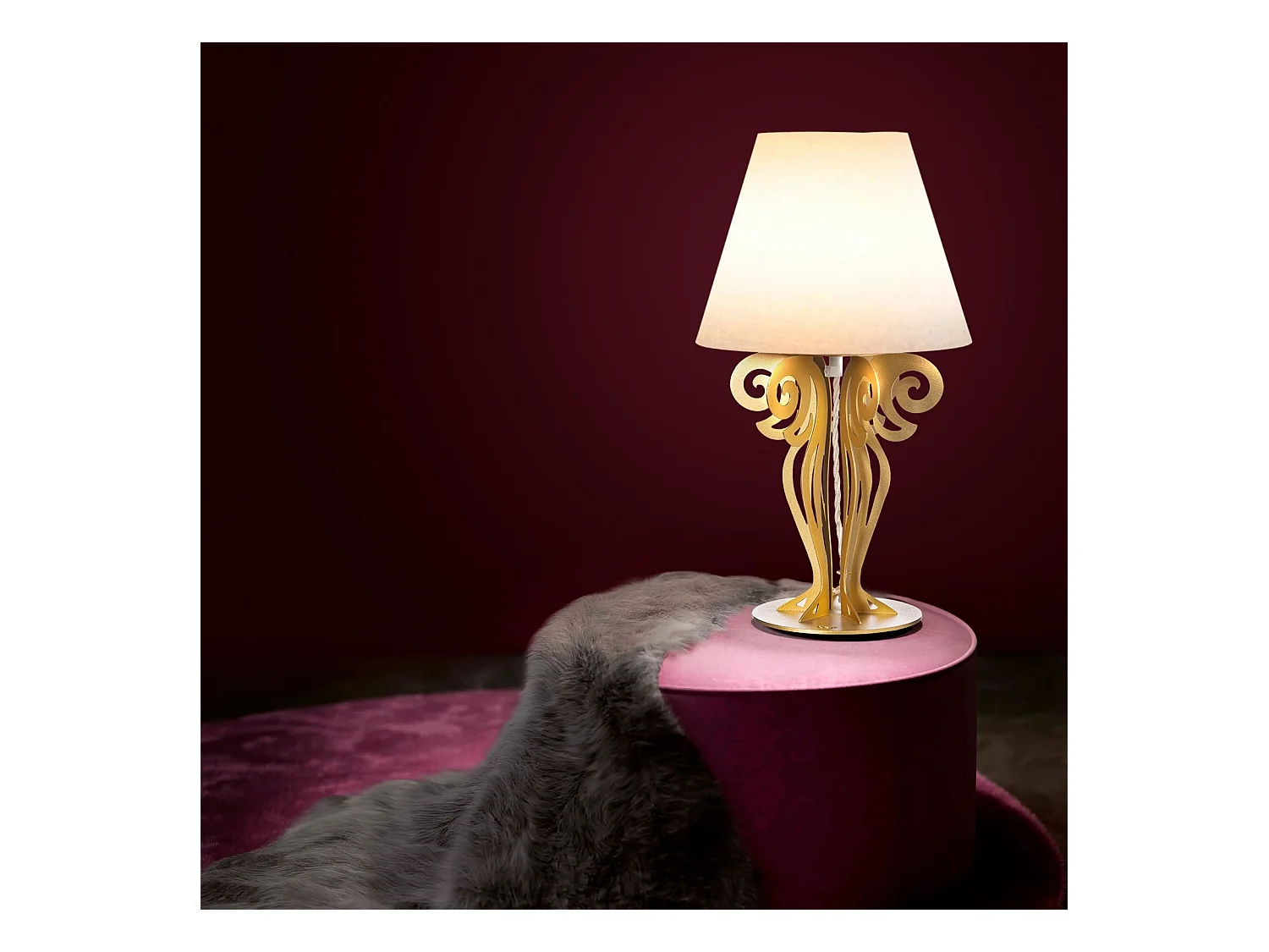 Circeo Tischlampe Ø24x40 cm Marmorweißer Eisensockel und sandfarbener Stofflampenschirm Hergestellt in Italien E27-Fassung (ohne Leuchtmittel)