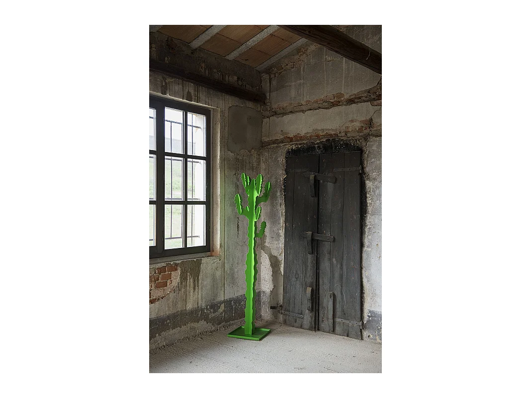 Cintre de sol Cactus 170 cm, structure autoportante en fer, design moderne pour entrée ou chambre, Made in Italy Vert