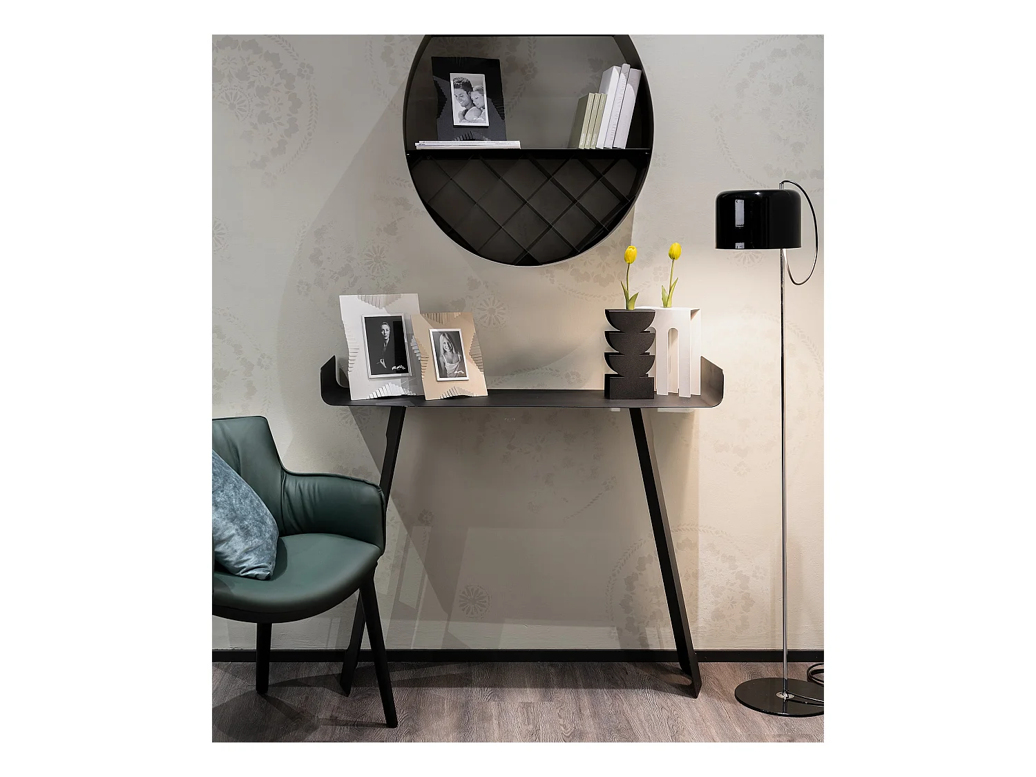 Console Tibet 110x35x85 cm en fer peint noir Design minimal courbé perforé Mobilier d'entrée moderne Fabriqué en Italie Noir