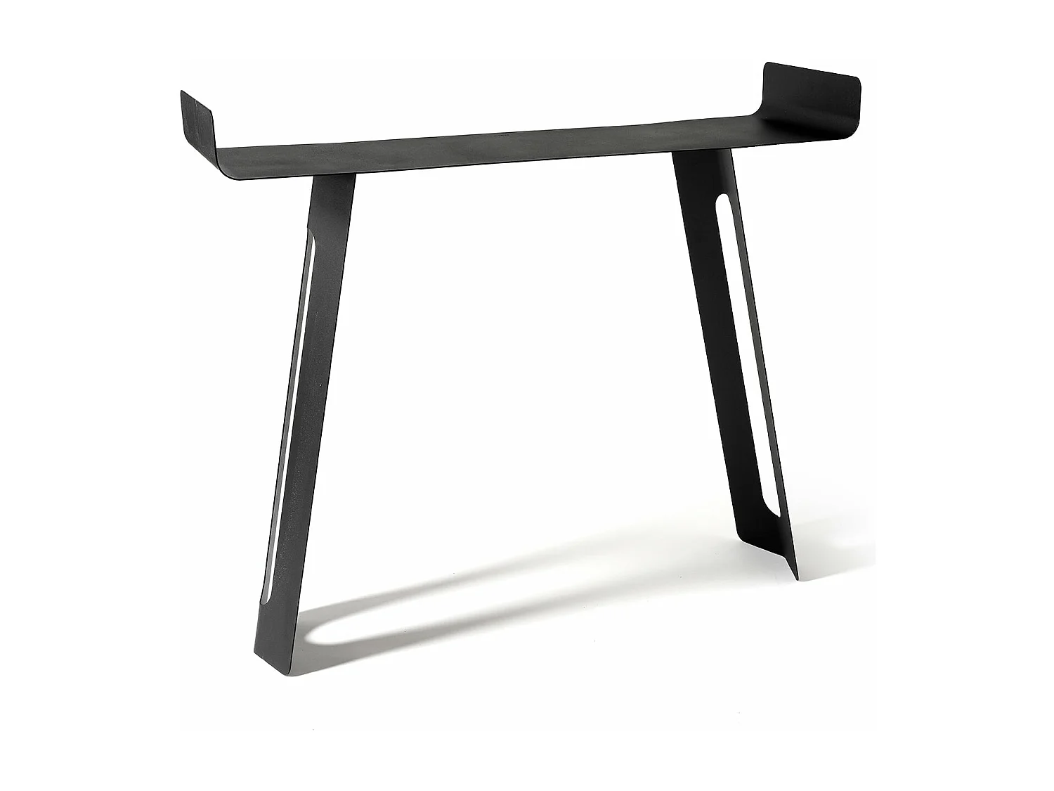 Console Tibet 110x35x85 cm en fer peint noir Design minimal courbé perforé Mobilier d'entrée moderne Fabriqué en Italie Noir