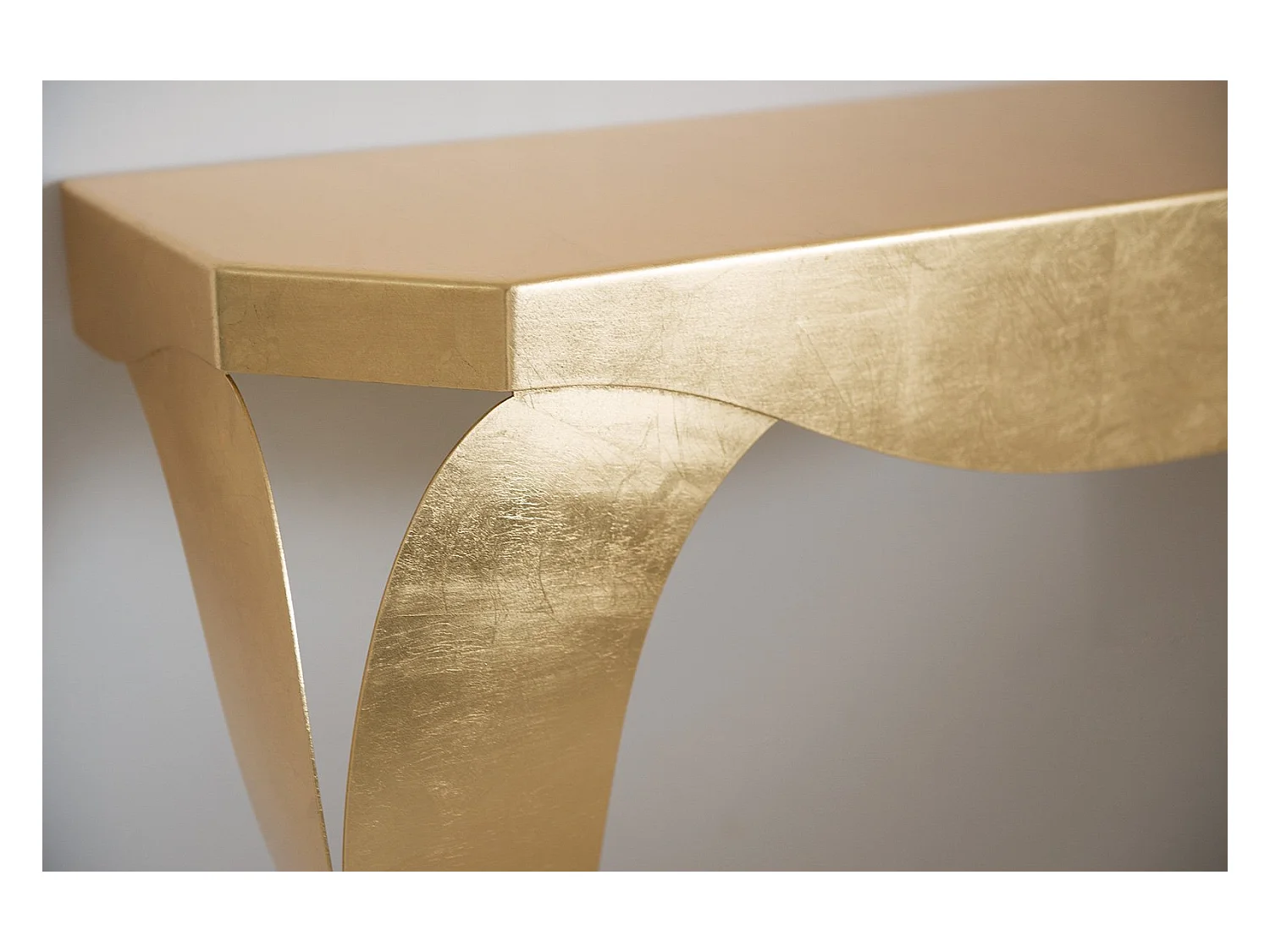 Console Chippendale 100x30x80 cm en fer doré, design classique perforé pour entrée moderne, Made in Italy