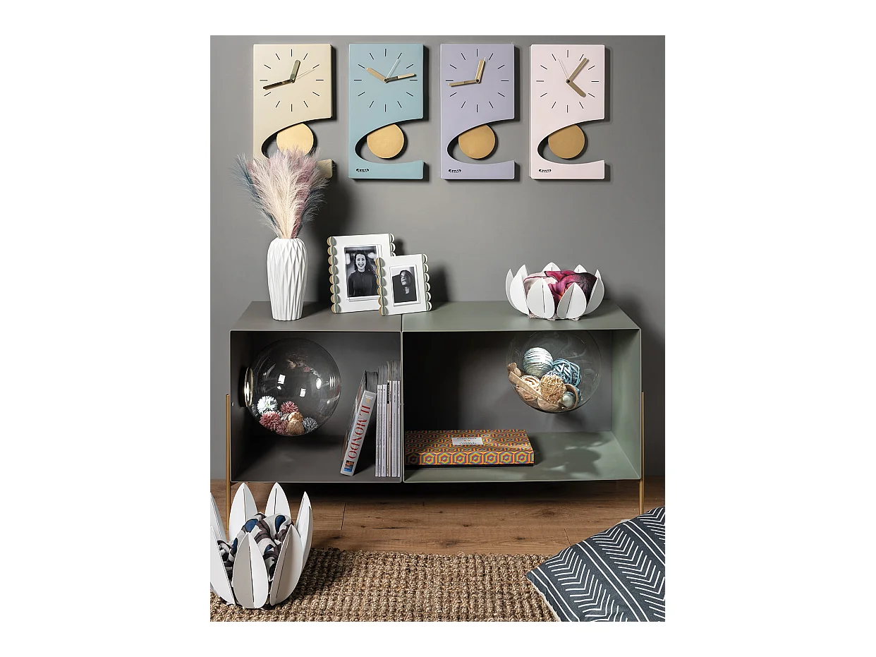 Mobile soggiorno Globe Double 123x40x60cm in ferro con due sfere contenitive Design moderno minimal Base oro Made in Italy color Fango