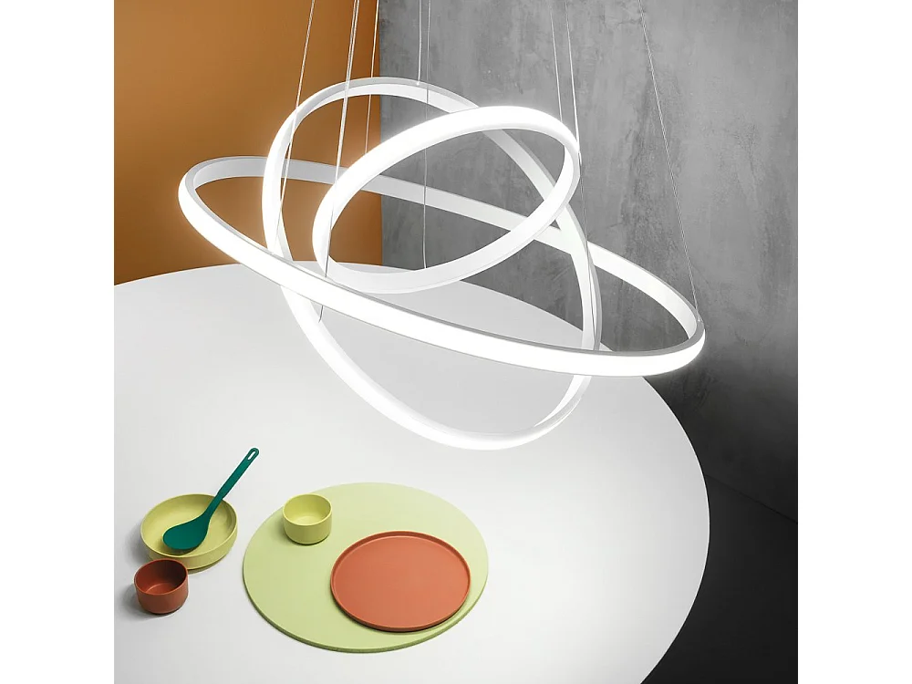 Lustre LED dimmable Iole S3 60W - Suspension moderne à 3 anneaux en aluminium blanc, lumière chaude 3000K, 3000lm, design élégant