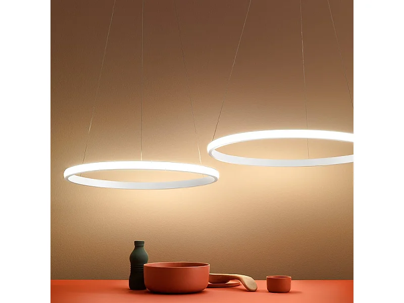 Suspension LED Iole S1 28W dimmable - Lustre avec anneau blanc satiné moderne, lumière chaude 3000K