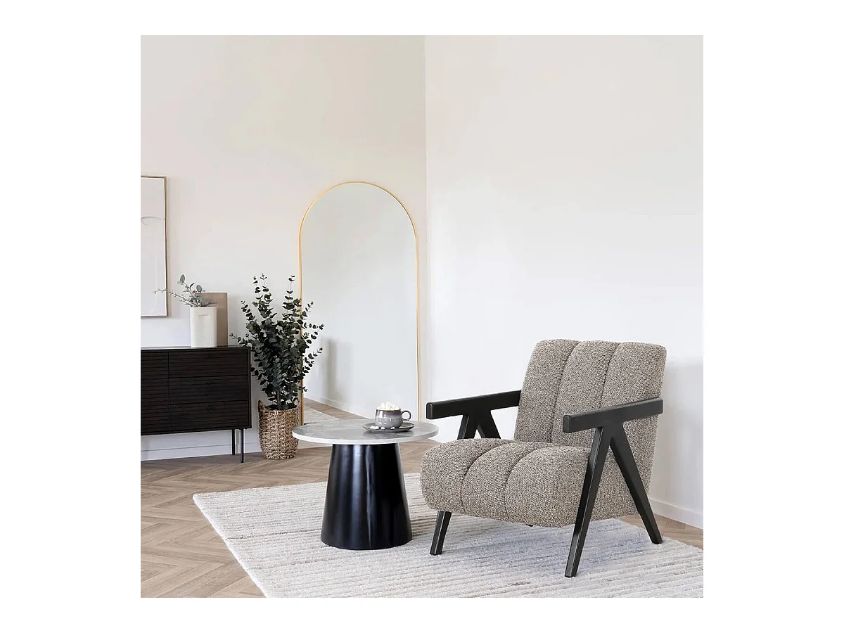 SIGNOR - Fauteuil vintage tissu beige accoudoirs et pieds en bois teinté wengé