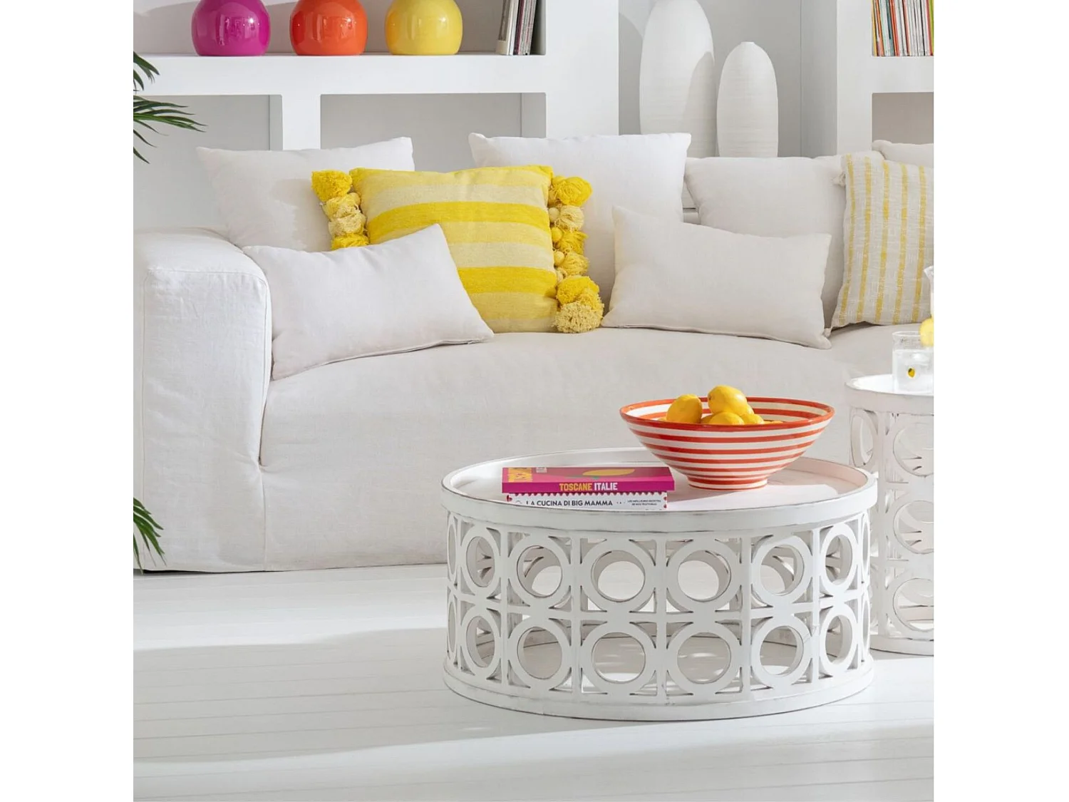 Table basse ronde sculptée en bois D78 - CAHUITA