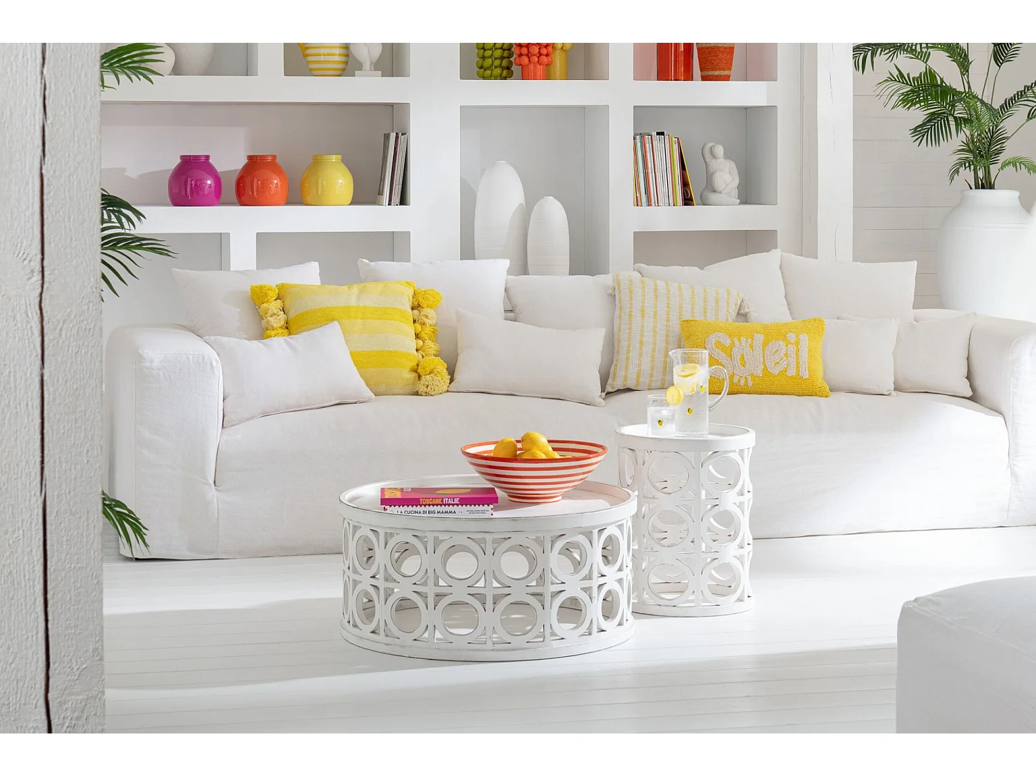 Table basse ronde sculptée en bois D78 - CAHUITA