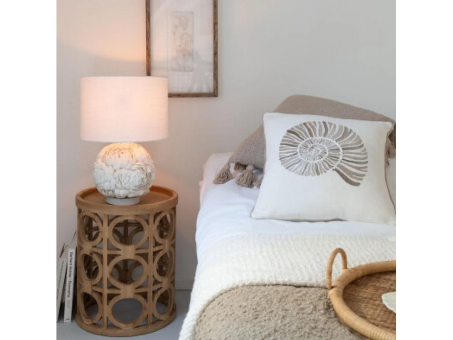 Bout de canapé rond sculpté en bois - CAHUITA