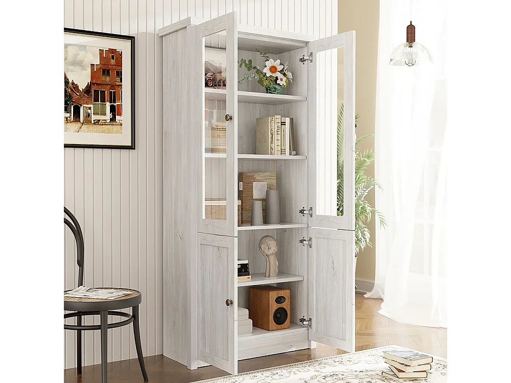 Moderne hoge kast in houtlook met glazen deuren 2 houten deuren koperen handgrepen elegante opbergruimte hout