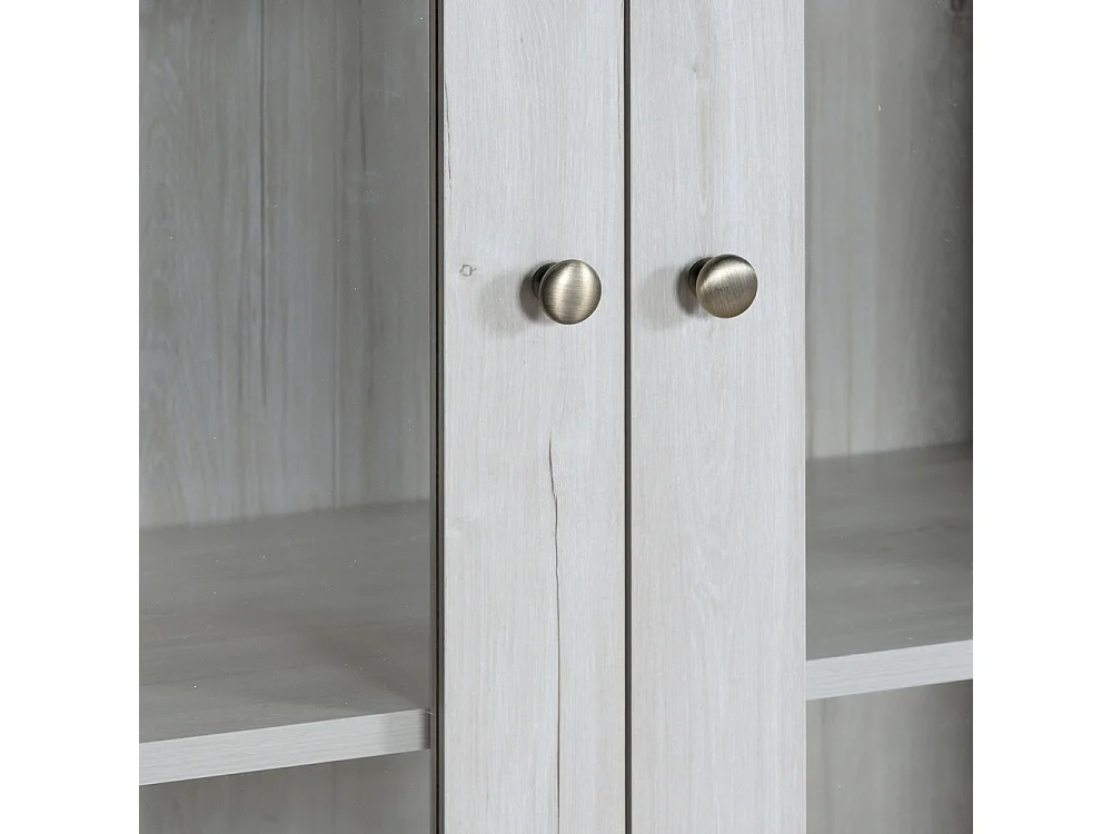 Moderne hoge kast in houtlook met glazen deuren 2 houten deuren koperen handgrepen elegante opbergruimte hout