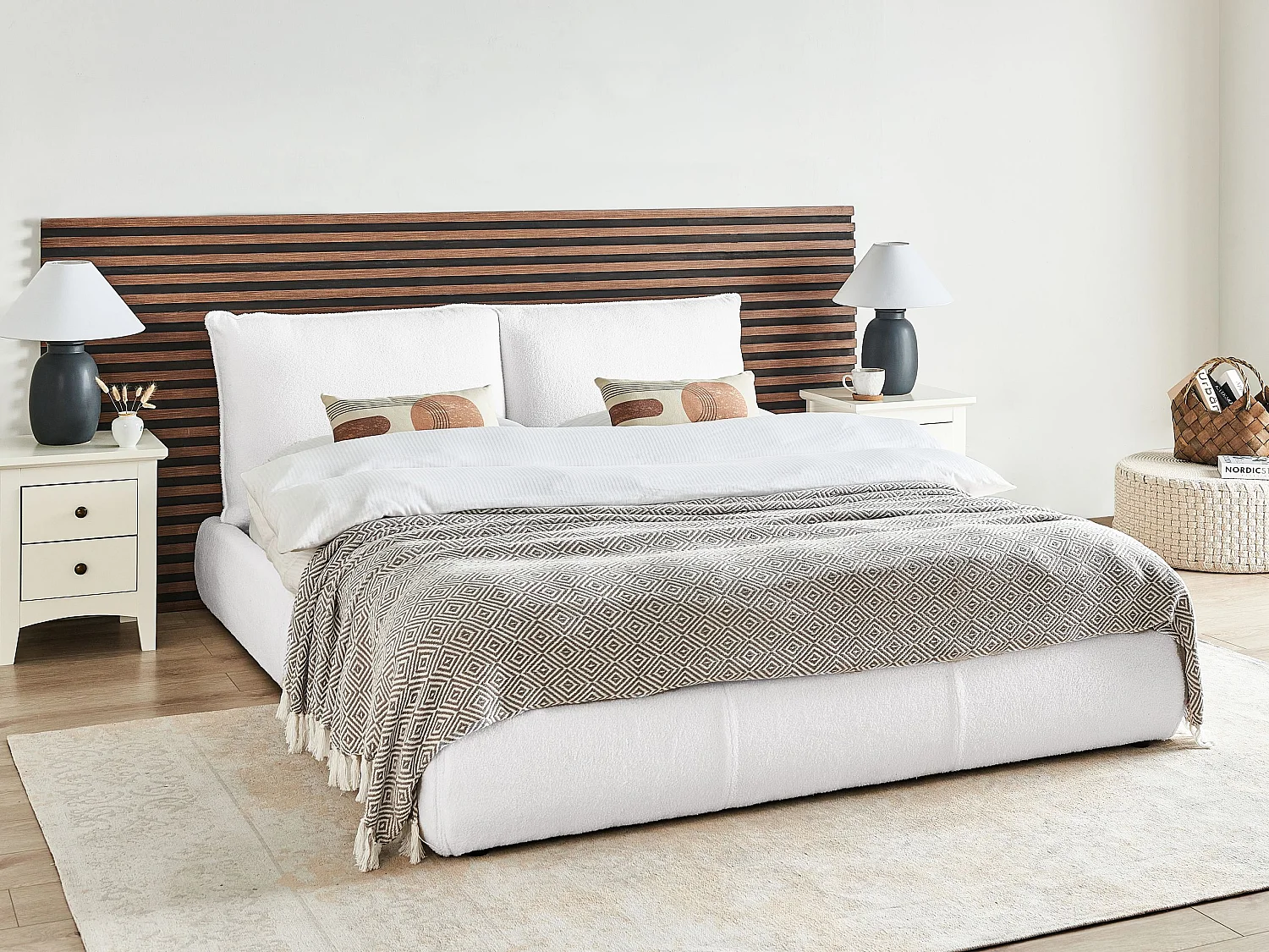 Bett mit Lattenrost Bouclé VINAY 160 x 200 cm Weiss