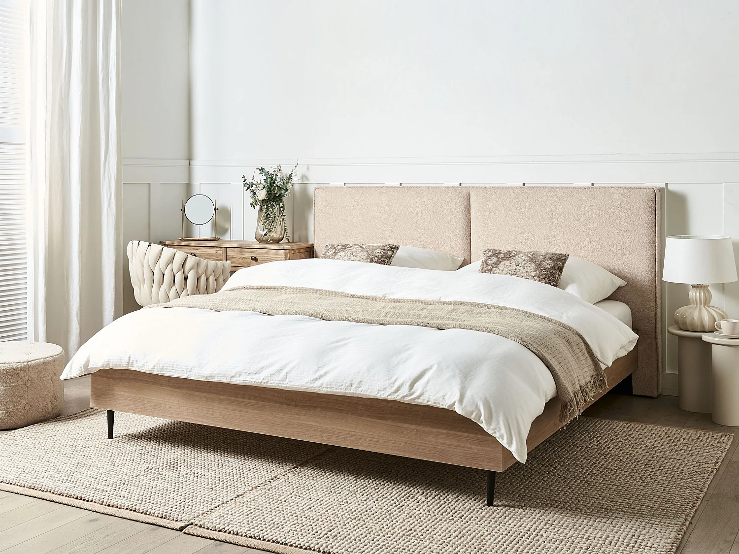 Bed Bouclé IZERNORE 180 x 200 cm Beige