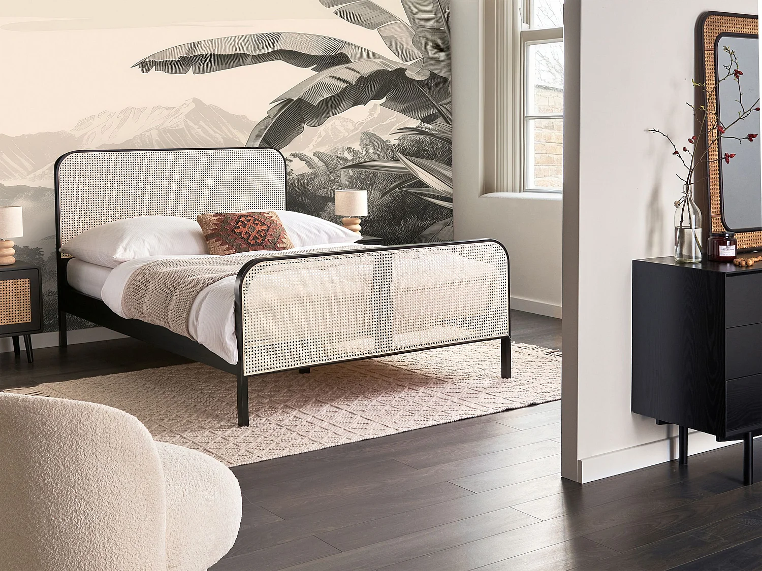 Bett mit Lattenrost Kiefernholz GONFARON 140 x 200 cm Schwarz