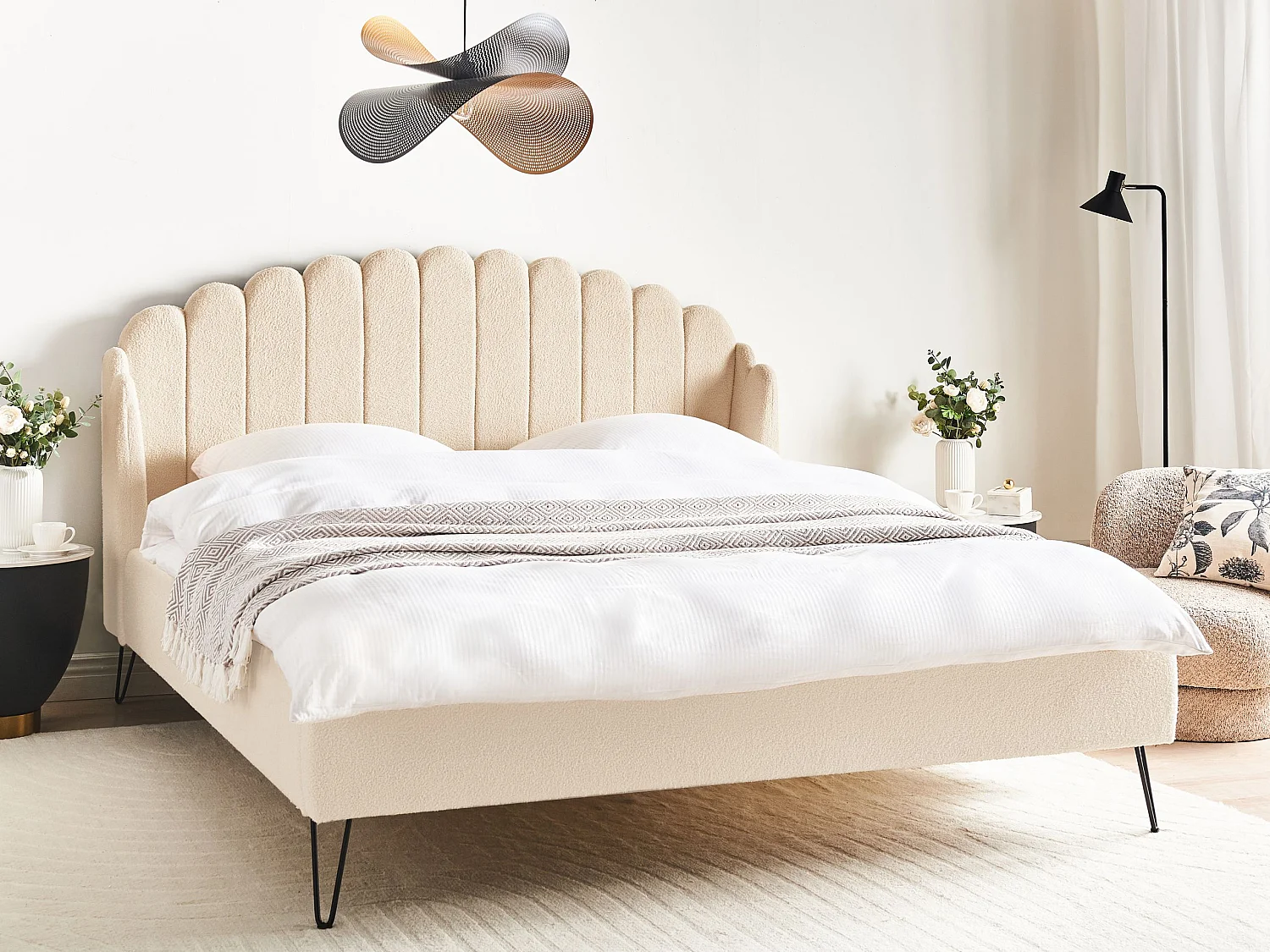 Bett mit Lattenrost Bouclé AMBILLOU 180 x 200 cm Beige