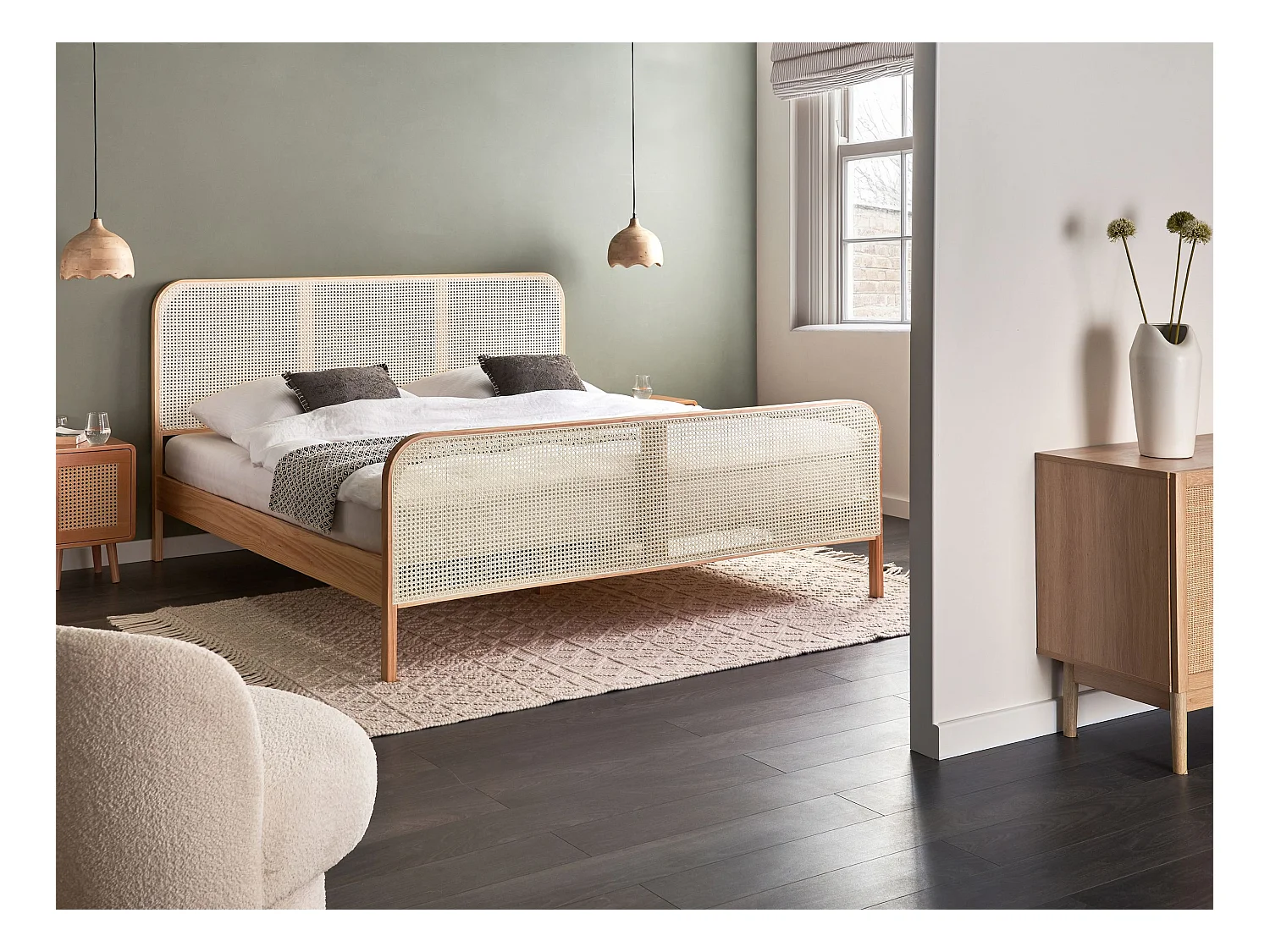 Bett mit Lattenrost Kiefernholz GONFARON 180 x 200 cm Hellbraun