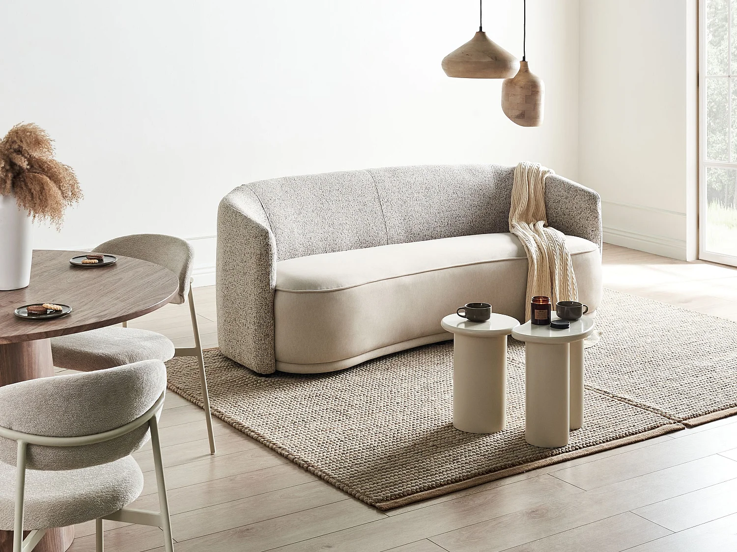 Sofa Stoff hell beige 3-Sitzer gebogene Form modernes Design zwei Stoffe Roset