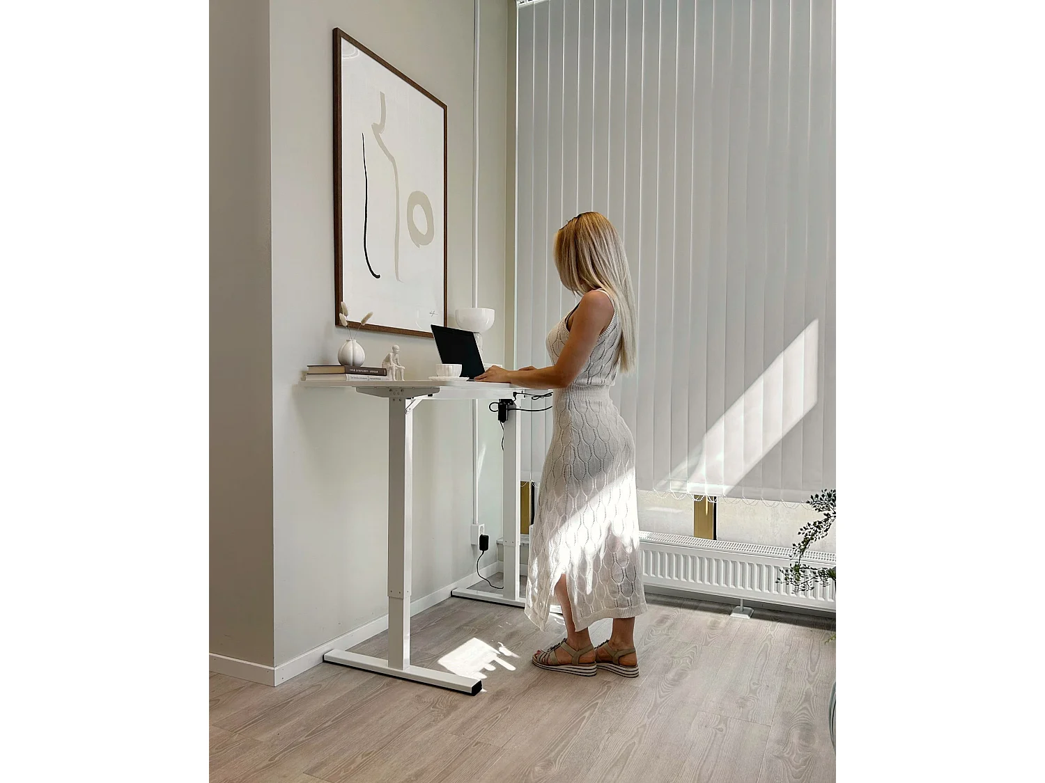 Bureau réglable électrique 120 x 60 cm blanc TAVARES