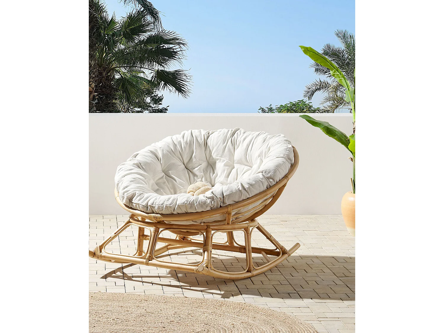 Schaukelstuhl Rattan natürlich / beige mit Kissen Boho Stil Orvieto
