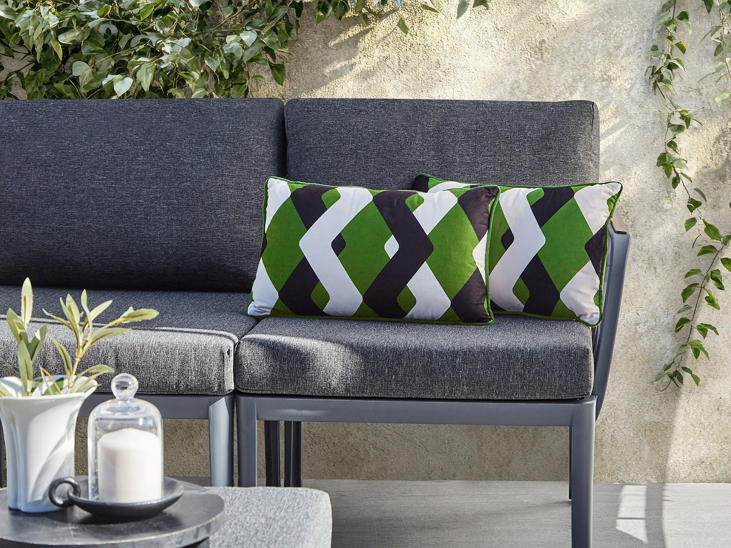 Conjunto de 2 almofadas de jardim SWAY Padrão geométrico 30 x 50 cm Multicolor