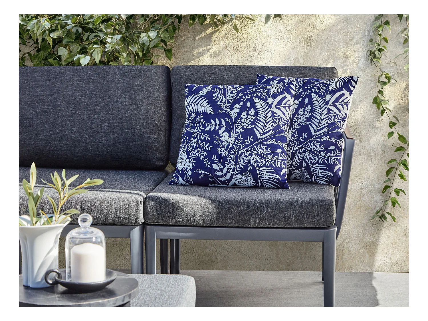 Lot de 2 coussins d'extérieur GLIMMER Motif de plante 45 x 45 cm Bleu
