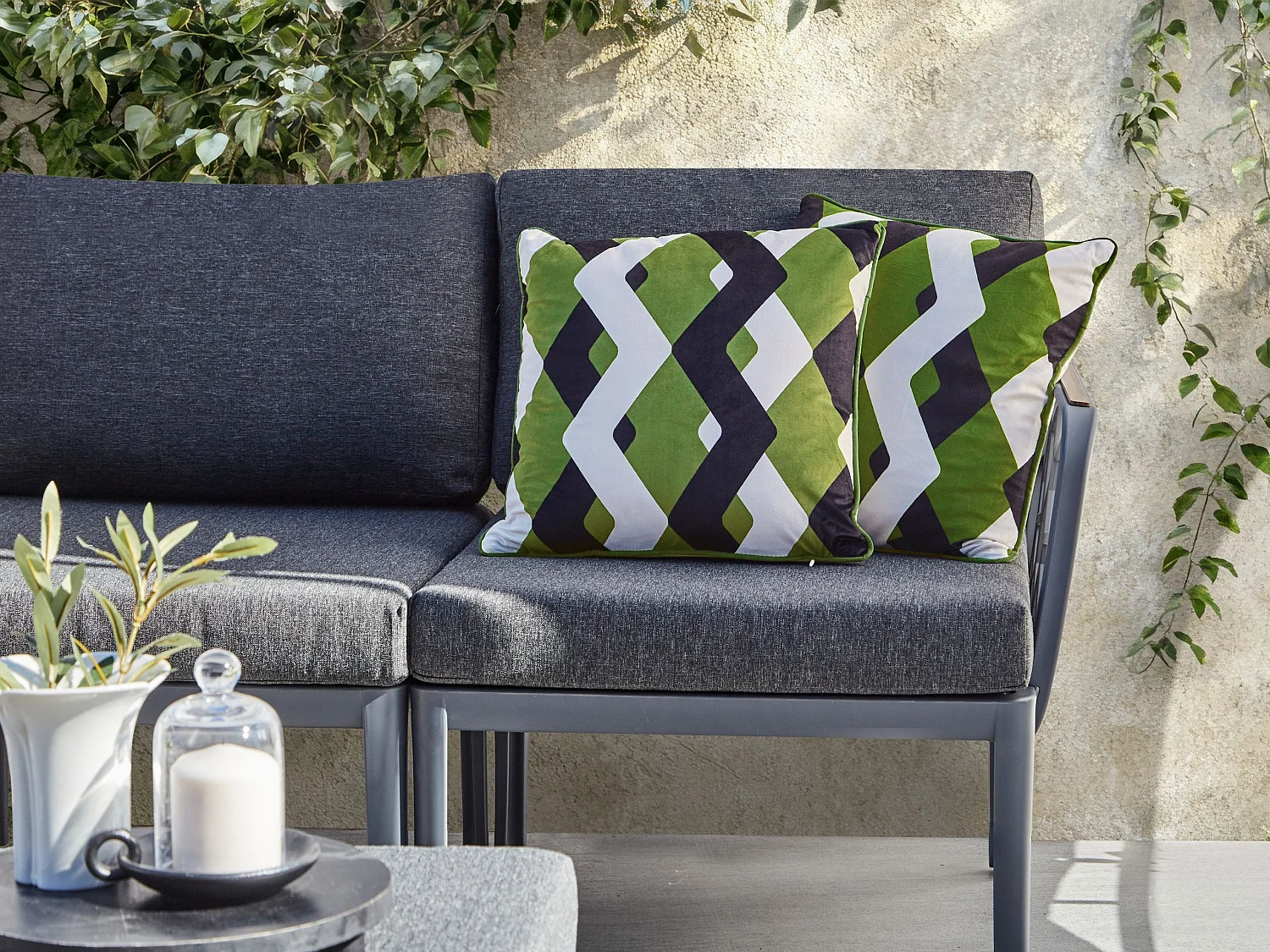 Lot de 2 coussins d'extérieur SWAY Motif géométrique 45 x 45 cm Multicolore