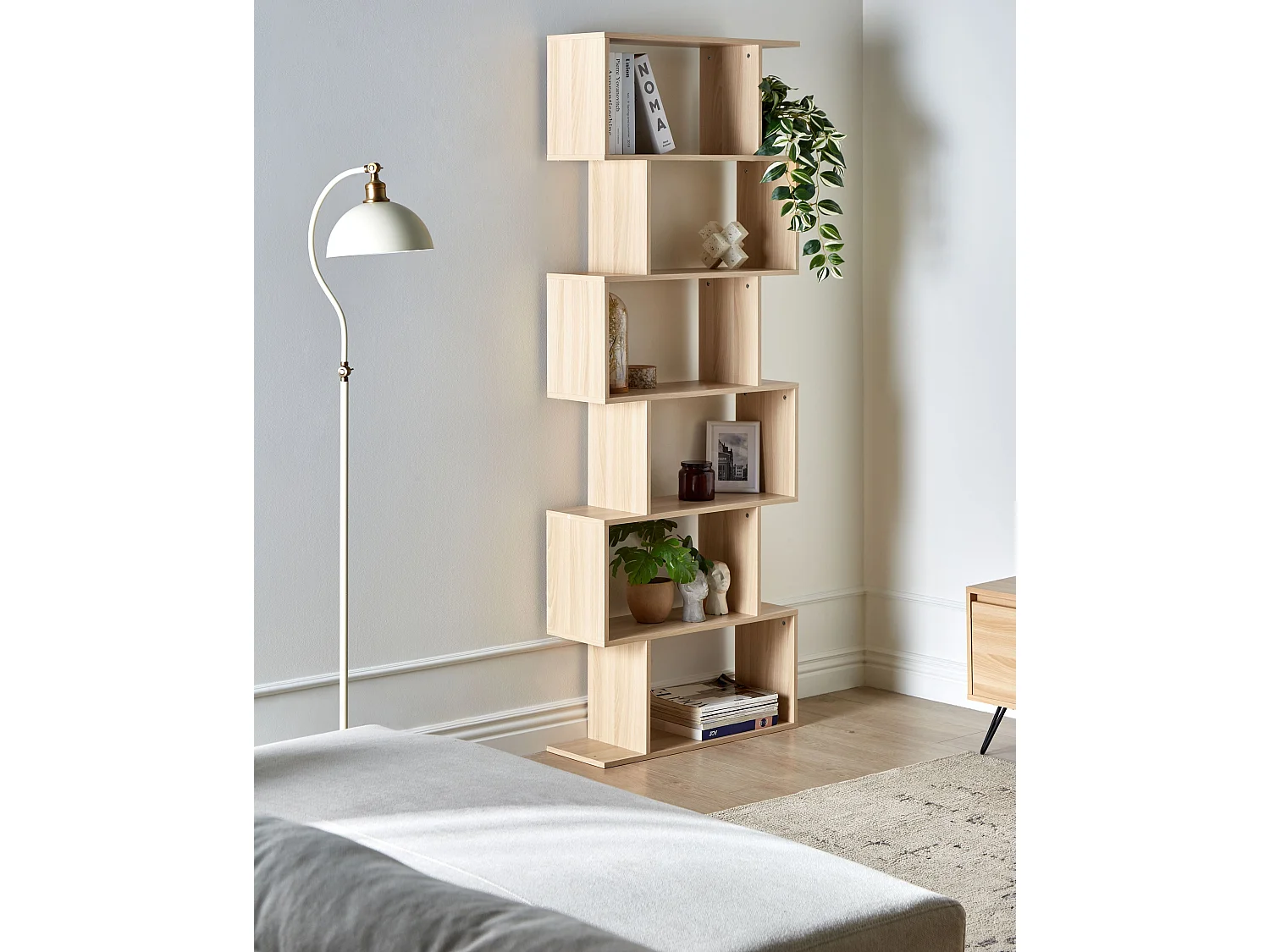 Bücherregal mit 6 Fachböden aus Spanplatte, offene Rückseite, minimalistisches Design, hellbraun Valdosa
