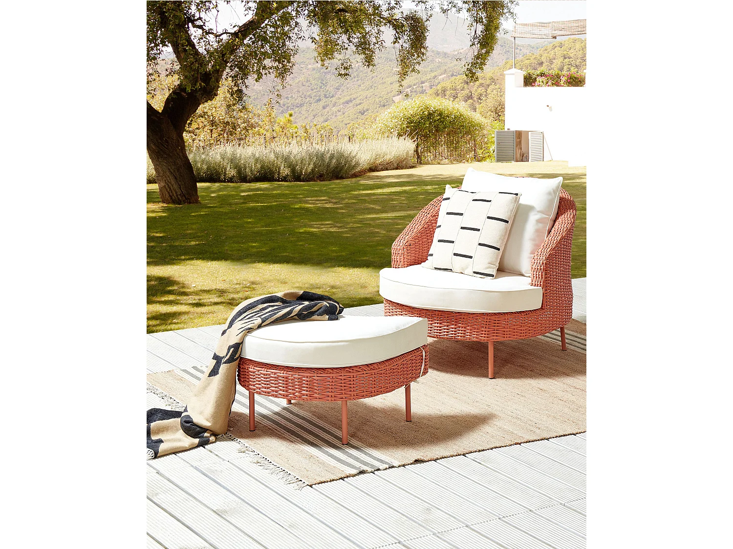 Gartensessel mit Ottomane ARCILLE Polyrattan Pfirsichrosa