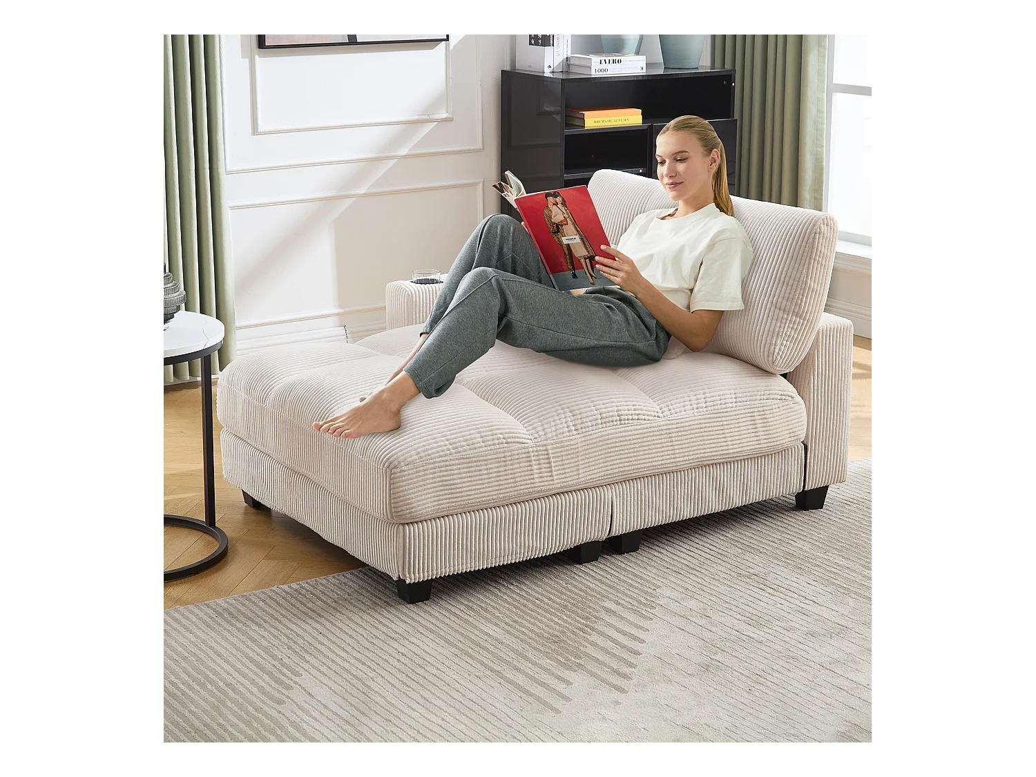 Méridienne fixe en velours beige avec accoudoirs interchangeables, porte-boissons et chargeur intégré - 140x112x81cm