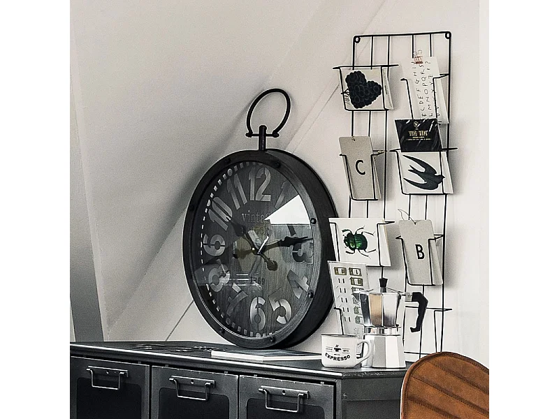 Pendule murale en métal forme Gousset  D 45 cm