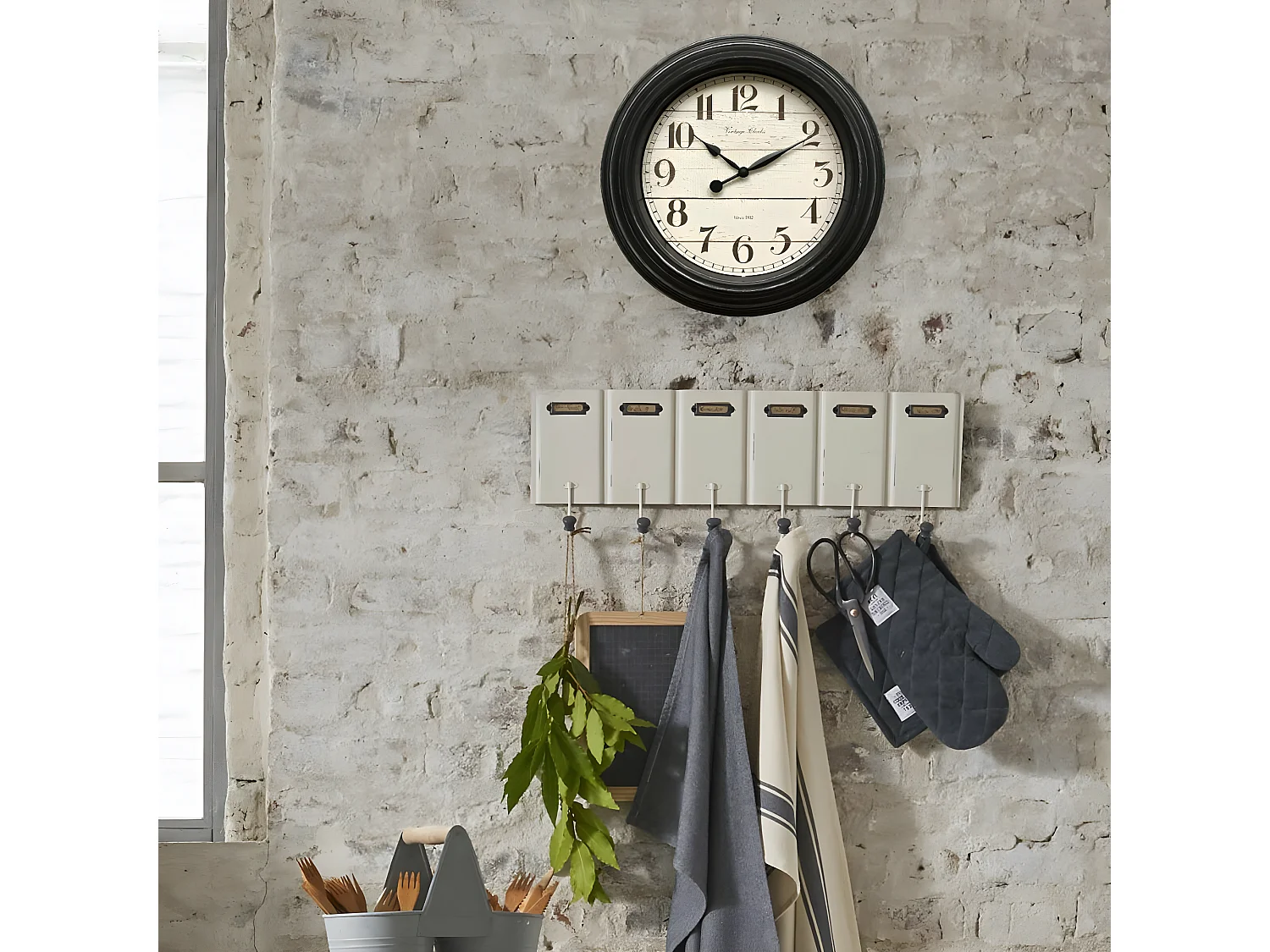 Pendule murale Moulure Noir D 29 cm