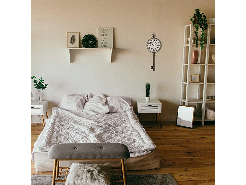 Grande Pendule murale forme Clef en métal 40 x 100 cm