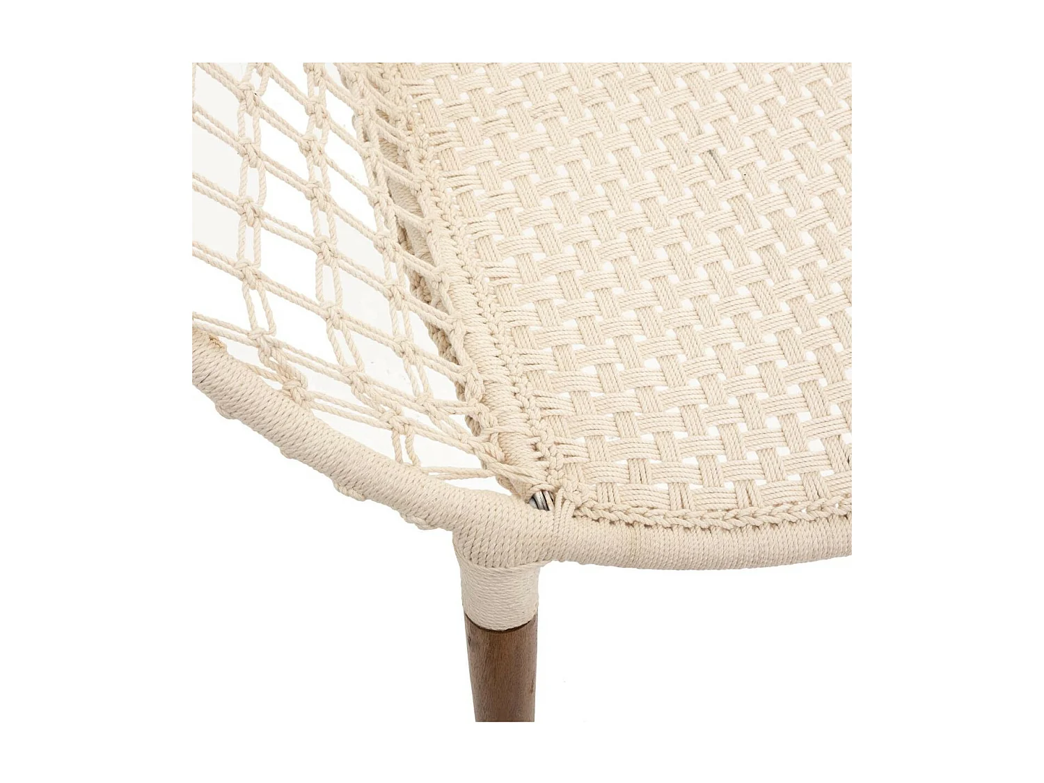 Fauteuil tressé en Coton Blanc cassé et pieds en Bois de Manguier